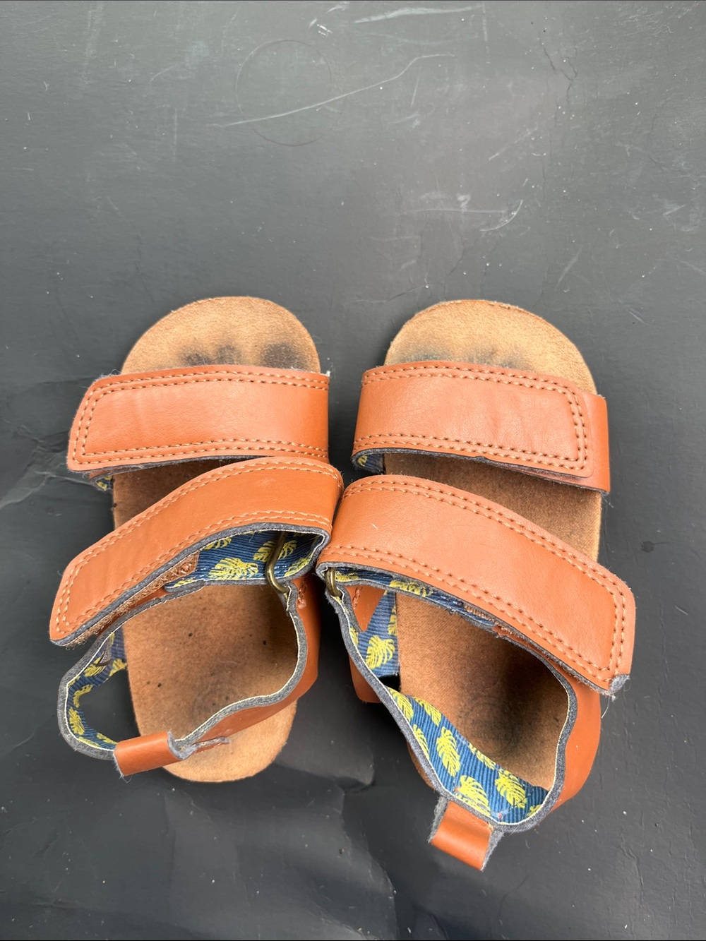 wonder nation Brown Double Strap Kids Sandals with Palm Print Lining